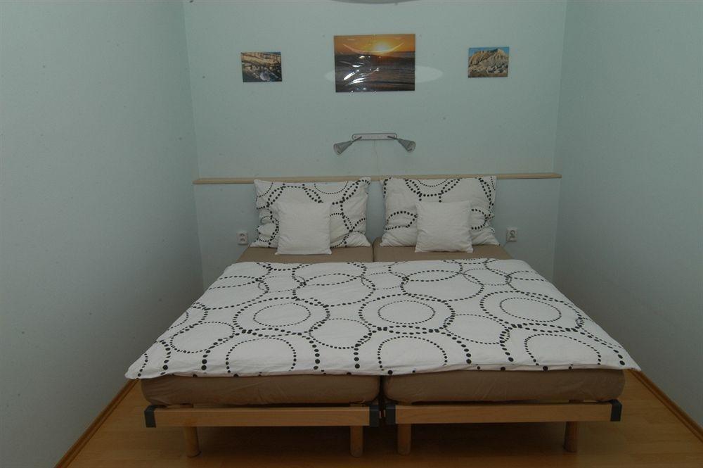Eel Accommodation Бърно Екстериор снимка